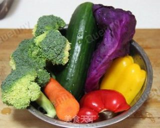 鲜蔬沙拉的做法步骤：1