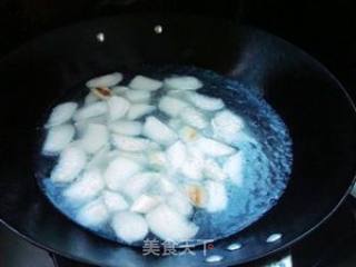 野生熟菌粉煮萝卜的做法步骤：5