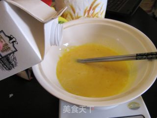 八寸戚风蛋糕的做法步骤：4