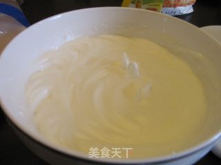八寸戚风蛋糕的做法步骤：7