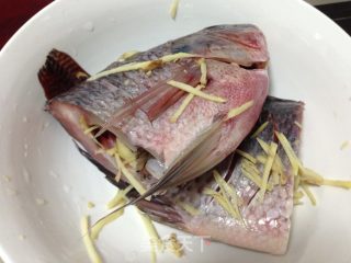 水煮河鱼的做法步骤：3