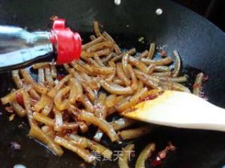 双椒炒猪皮的做法步骤：5