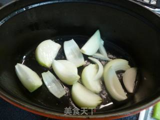 意式面酱风味的土豆炖牛肉的做法步骤：1