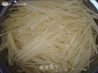 醋溜土豆丝的做法步骤：3