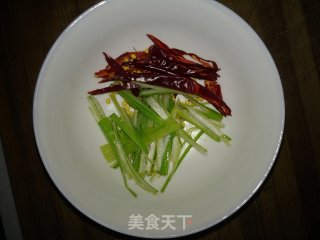 玛格莱特炝拌干豆腐的做法步骤：3