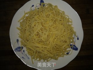 玛格莱特炝拌干豆腐的做法步骤：5