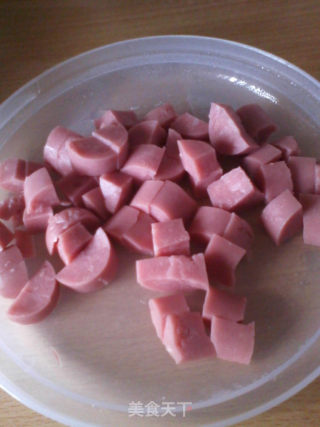 微波炉火腿蛋拌饭的做法步骤：1