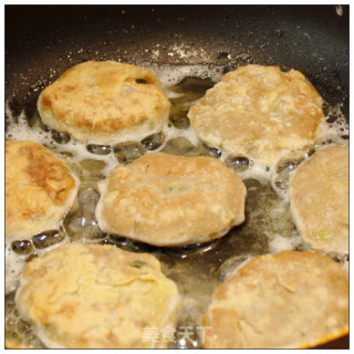 美味简单的小饼-----沙拉小肉饼的做法步骤：7