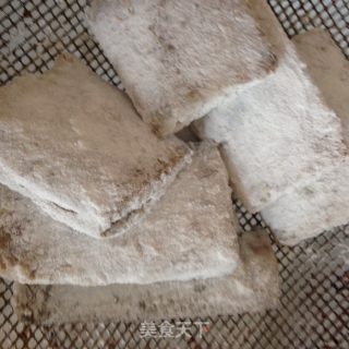 干炸带鱼的做法步骤：3