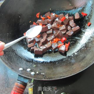 炒猪血的做法步骤：5