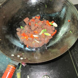 炒猪血的做法步骤：8