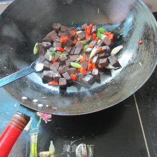 炒猪血的做法步骤：9