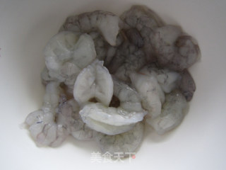 在家做出饭店水准的---软炸虾仁的做法步骤：1