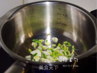 快手美食--【萝卜粉丝煲】的做法步骤：3