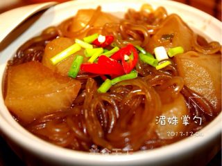 快手美食--【萝卜粉丝煲】的做法步骤：9