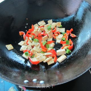 鱼香豆腐丁的做法步骤：7
