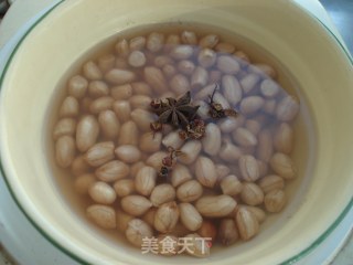 卤花生米的做法步骤：3