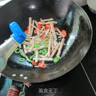 炒芋头丝的做法步骤：5