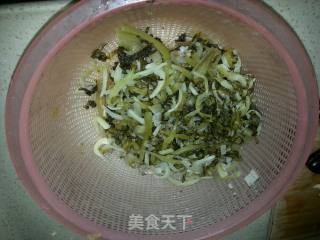 酸菜黄骨鱼的做法步骤：2