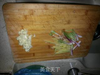 酸菜黄骨鱼的做法步骤：3