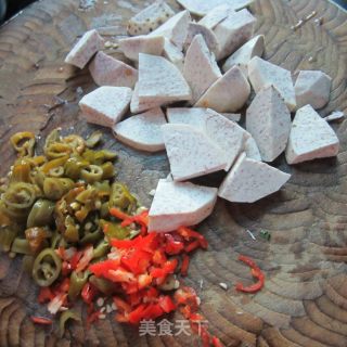 酸辣芋头汤的做法步骤：2