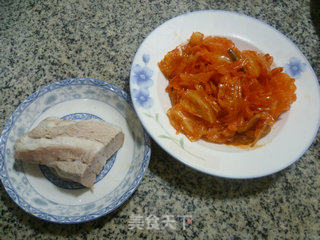 五花肉炒酸辣菜的做法步骤：1