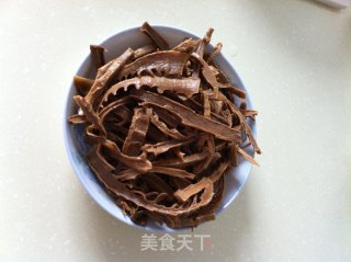 炒笋干的做法步骤：1