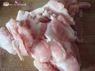 西兰花炒肉的做法步骤：3