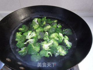 蒜蓉西兰花的做法步骤：3