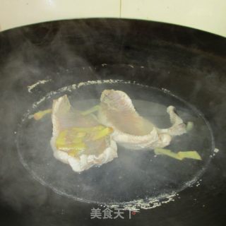 为不爱吃鱼的孩子准备的---沙拉鱼松包的做法步骤：1