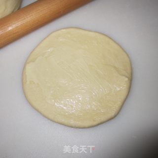 为不爱吃鱼的孩子准备的---沙拉鱼松包的做法步骤：9