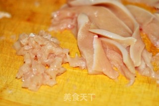 青椒鸡米芽菜的做法步骤：2