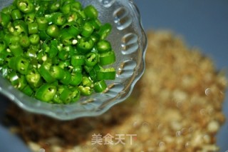 青椒鸡米芽菜的做法步骤：6