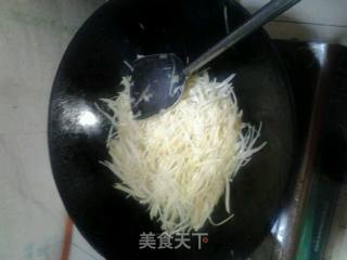 土豆丝的做法步骤：3
