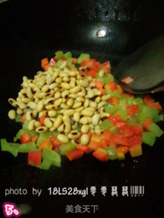 青笋萝卜炒黄豆的做法步骤：5