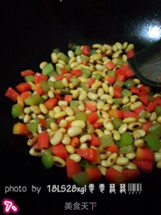 青笋萝卜炒黄豆的做法步骤：7