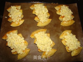 金黄沙拉面包的做法步骤：14