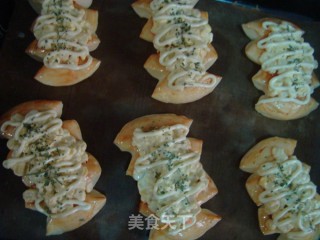 金黄沙拉面包的做法步骤：16