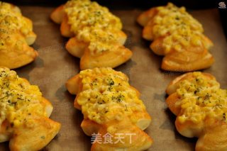 金黄沙拉面包的做法步骤：17