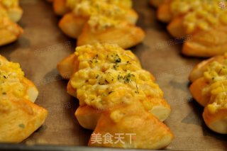 金黄沙拉面包的做法步骤：18