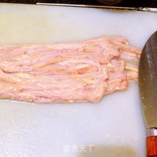 青椒炒鸭肠的做法步骤：2