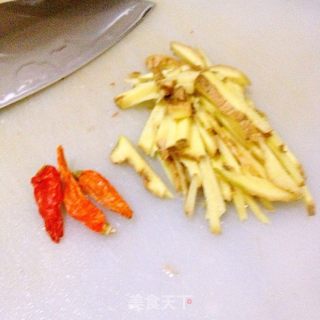 青椒炒鸭肠的做法步骤：6