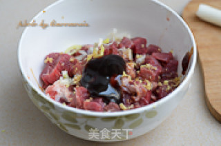 苹果牛肉的做法步骤：2