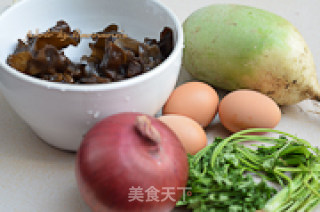 三鲜素包子的做法步骤：1