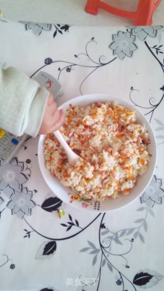胡萝卜火腿炒米饭的做法步骤：4