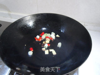 青椒炒鸡丁的做法步骤：6