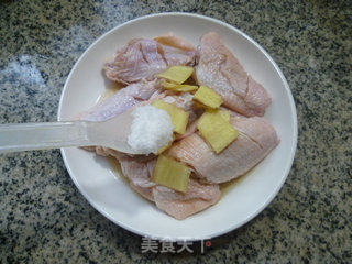 剁椒蒸中翅的做法步骤：5
