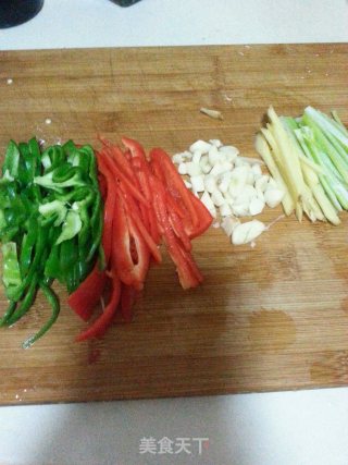 锅包肉的做法步骤：1