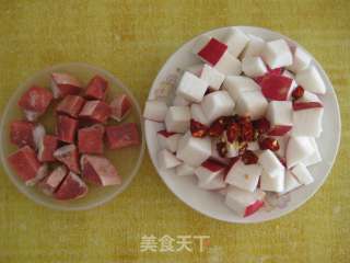 大萝卜烧牛肉的做法步骤：1