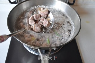 牛腩炆西红柿的做法步骤：3